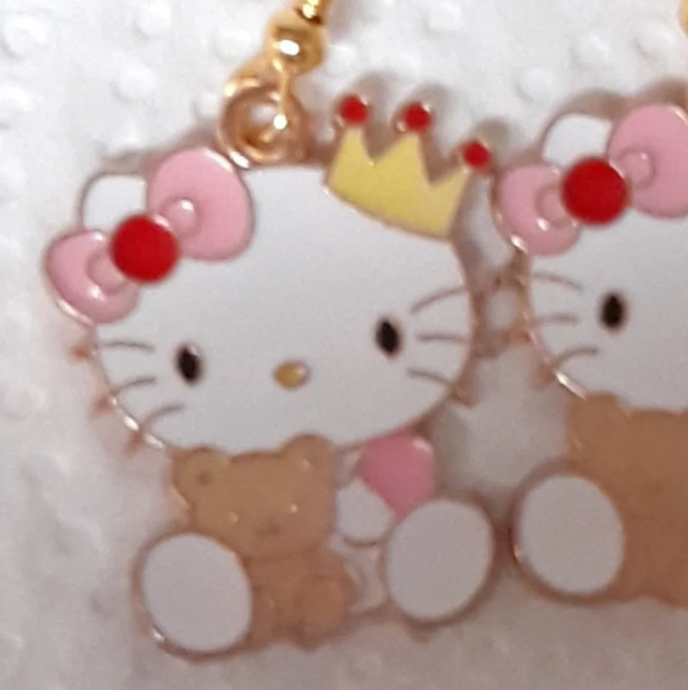 Hello Kitty hello kitty wearing